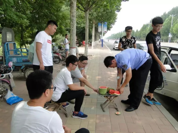 高温酷暑，平原这个地方，清凉绿豆汤免费喝，